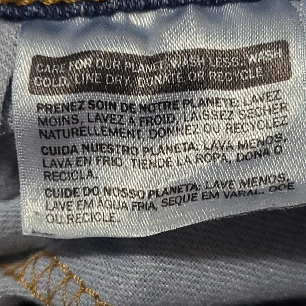 Levis these levi